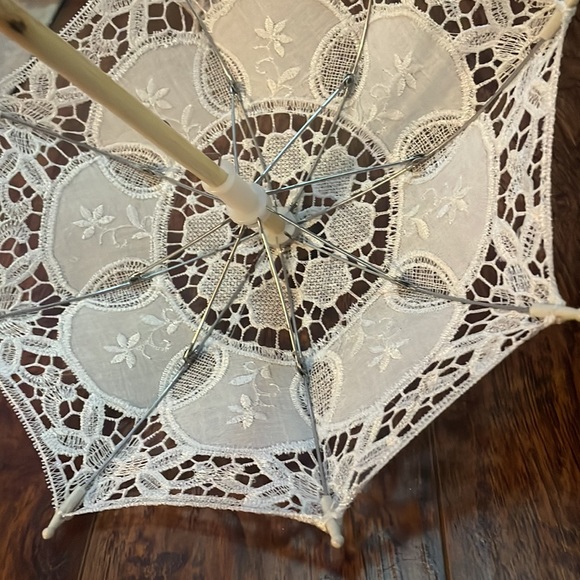 13 Mini Parasol Battenberg crocheted umbrellas 11” - Decorations/Props wedding - Picture 4 of 15